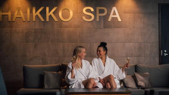 Kartano & Kylpylähotelli Haikko Spa Lounge women